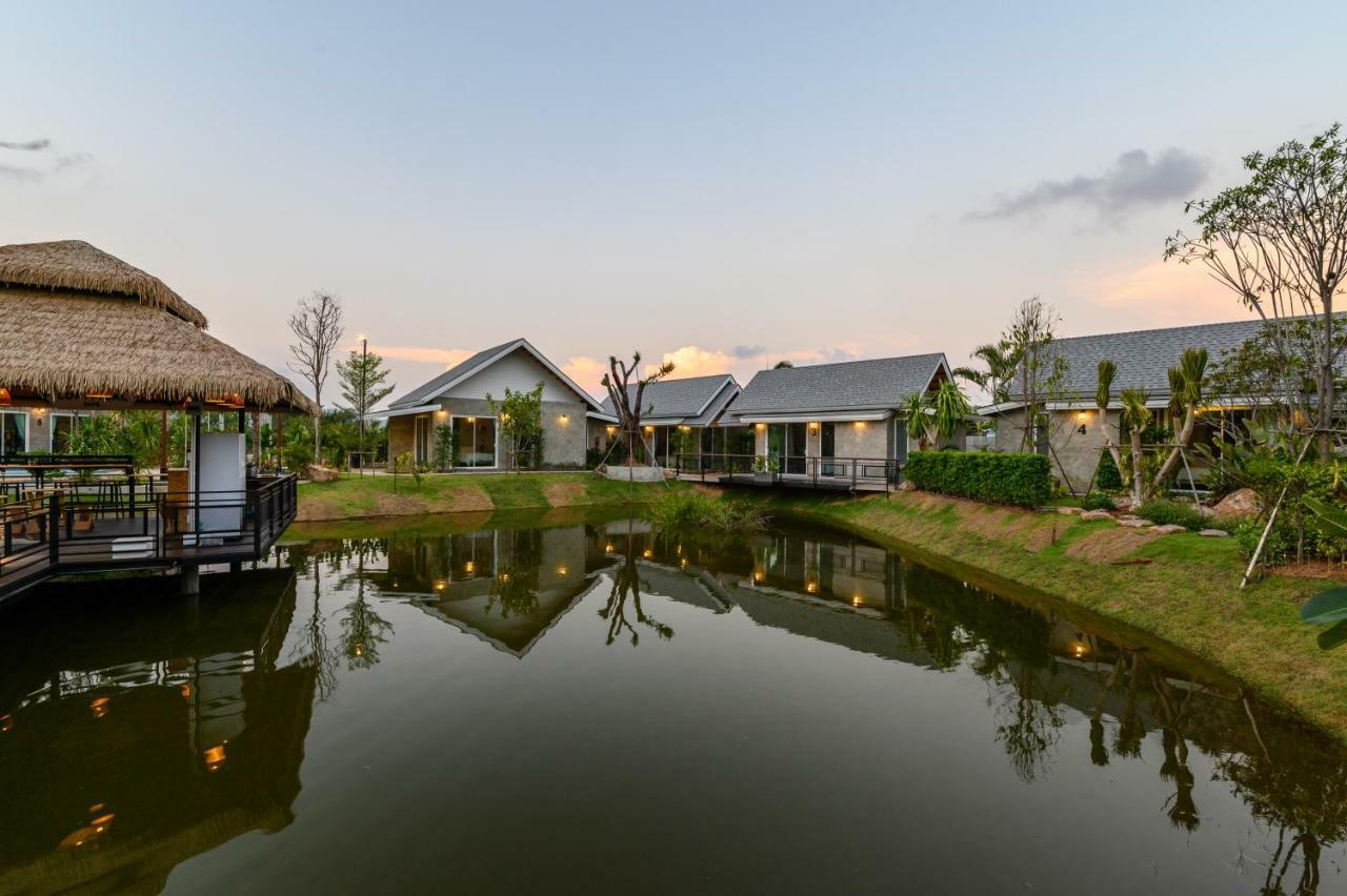 Loftpical Resort Phuket Exterior photo